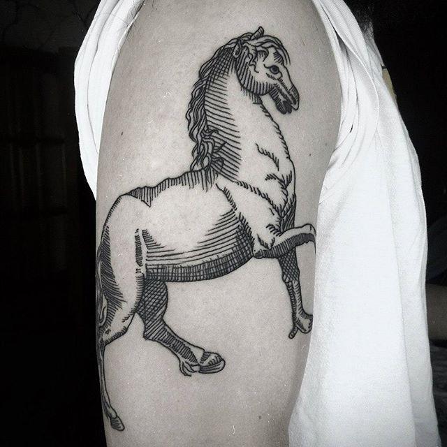 65 tatuagens de cavalo com fotos e desenhos criativos para se inspirar