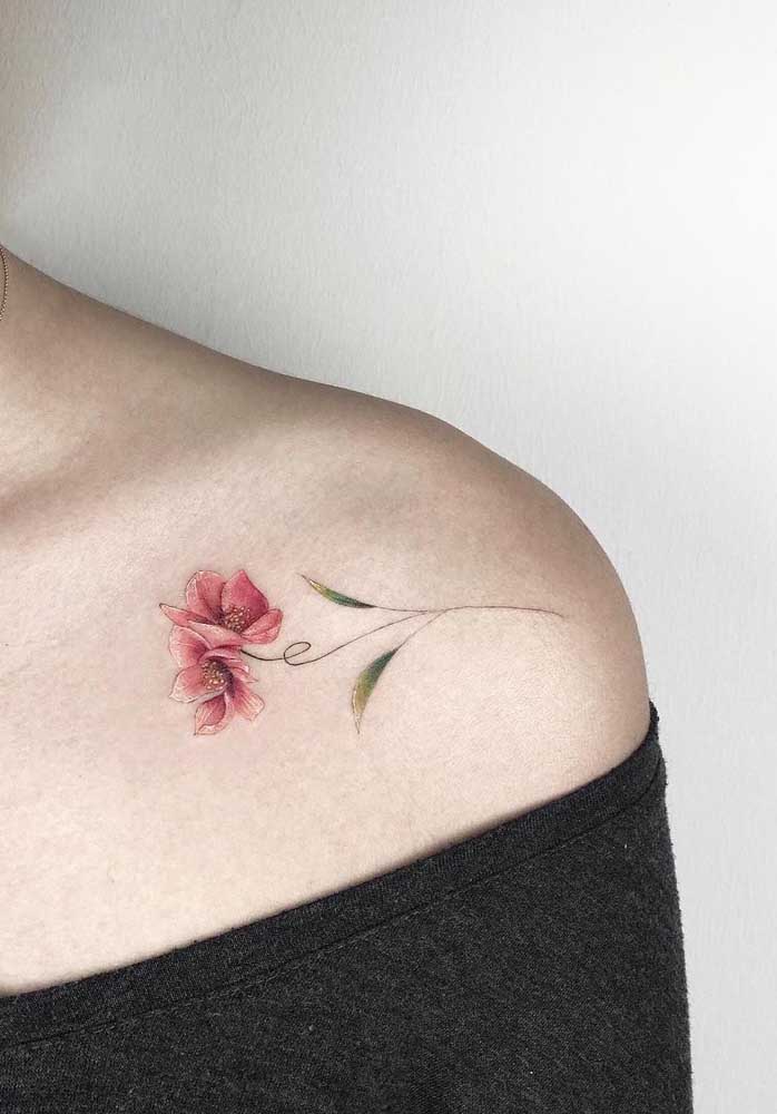 Topo 43+ imagem tattoo rosa no ombro feminina - br.thptnganamst.edu.vn